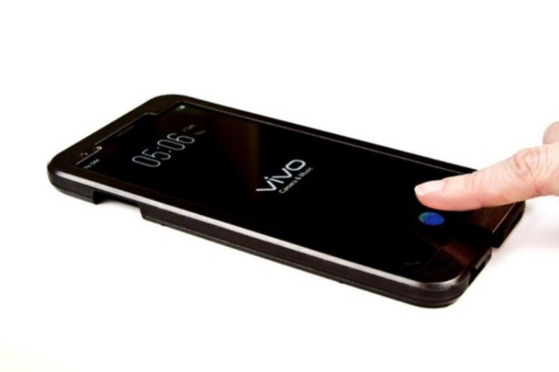 Vivo X20 Plus UD 是全球首款使用嵌入式指紋辨識的智慧型手機,但依然有很多問題需要解決。(圖片來源/phonandroid)