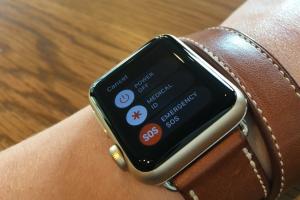 網友誤觸 Apple Watch SOS 功能，醒來發現這下糗大了...
