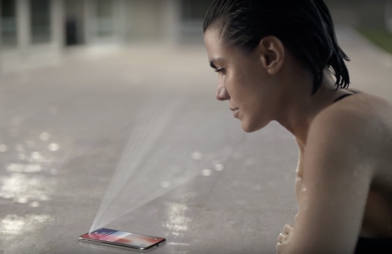 蘋果的 Face ID 是透過 3D 感測模組,將不可見光打在用戶臉上來辨識面容(圖/翻攝自蘋果官網)