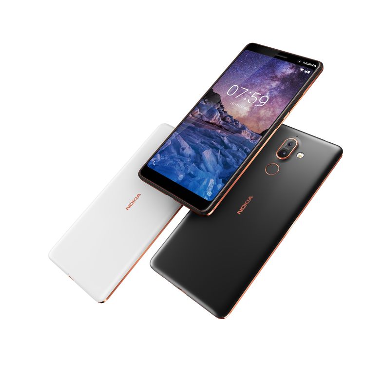 Nokia 中階全螢幕雙鏡頭新機,6吋Nokia 7 Plus 將提供2款顏色選擇,包括有黑/銅色、和白/銅色,4GB記憶體搭64GB容量版,4月在台上市,單機售價12,990元。(圖片來源/Nokia)