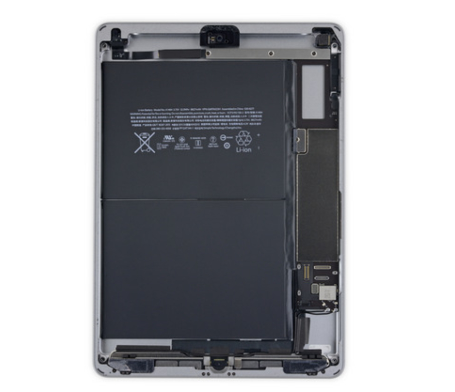 2018新款 9.7吋iPad，電池規格和前代iPad一樣，電池容量皆為32.9Wh。（圖翻攝自iFixit)