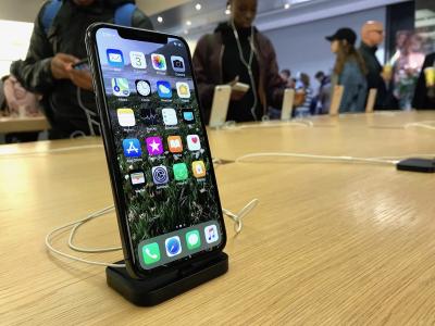 蘋果新品又來?科技部落客爆料「紅黑版」iPhone 本月登場! 蘋果新品又來?科技部落客爆料「紅黑版」iPhone 本月登場!