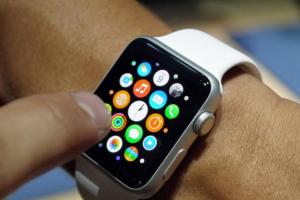 Apple Watch  2 傳電池膨脹災情！蘋果將免費提供電池更換