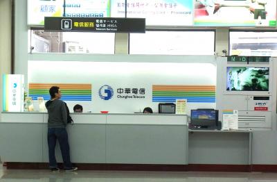 (增中華電回應)不敵壓力!公教 499「雙飽」方案,一般民眾也給辦了? (增中華電回應)不敵壓力!公教 499「雙飽」方案,一般民眾也給辦了?