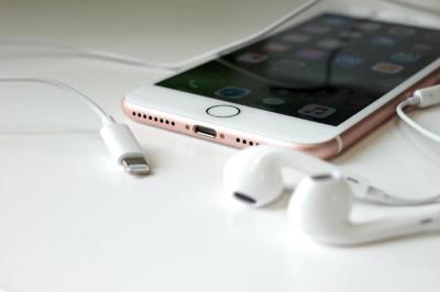 新版 iOS 11.4 有限制!將有條件封鎖 Lightning 資料取用 新版 iOS 11.4 有限制!將有條件封鎖 Lightning 資料取用