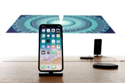 手機「滿意度」比拚！ 調查：iPhone X 輸舊機、HTC 搶進前 5