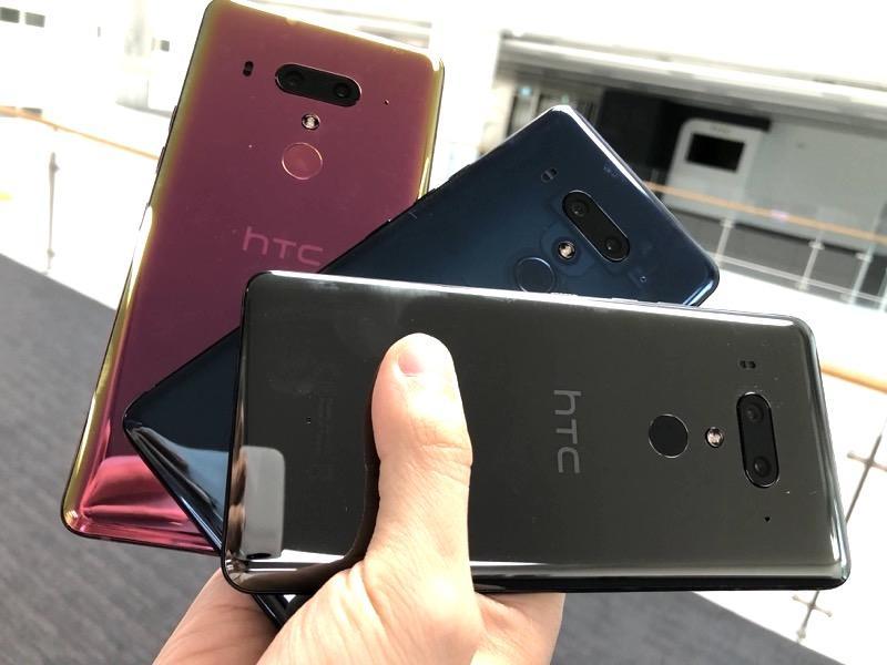 HTC 發表今年唯一款頂規旗艦手機 HTC U12+,並主打第二代的 Edge Sense 握壓感測,以及 HTC 首次的前後雙鏡頭相機。(圖/記者黃敬淳攝)