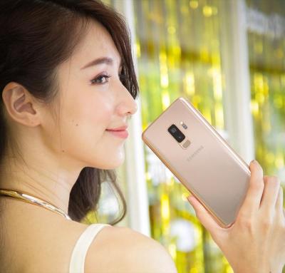 三星 S9+ 新色登場!「晨漾金」估 6 月中開賣 三星 S9+ 新色登場!「晨漾金」估 6 月中開賣