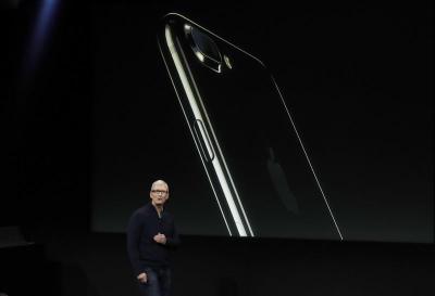 iPhone 7 爆「晶片鬆脫」瑕疵!過保老手機易中招 iPhone 7 爆「晶片鬆脫」瑕疵!過保老手機易中招