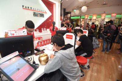 499 資費第二彈開打!5G 前低價吃到飽、改綁家電成常態? 499 資費第二彈開打!5G 前低價吃到飽、改綁家電成常態?