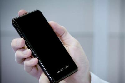新 iPhone 有望搭載?康寧推第 6 代大猩猩玻璃,摔15次也不破! 新 iPhone 有望搭載?康寧推第 6 代大猩猩玻璃,摔15次也不破!