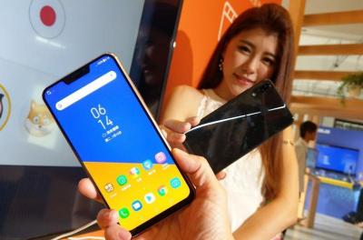 性價比再飆高!華碩推 8GB「頂規版」 ZenFone 5Z 旗艦新機、2 萬有找! 性價比再飆高!華碩推 8GB「頂規版」 ZenFone 5Z 旗艦新機、2 萬有找!
