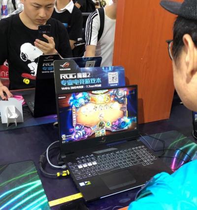 ASUS 華碩「電競筆電」好威!繳出全球最佳效能 ASUS 華碩「電競筆電」好威!繳出全球最佳效能