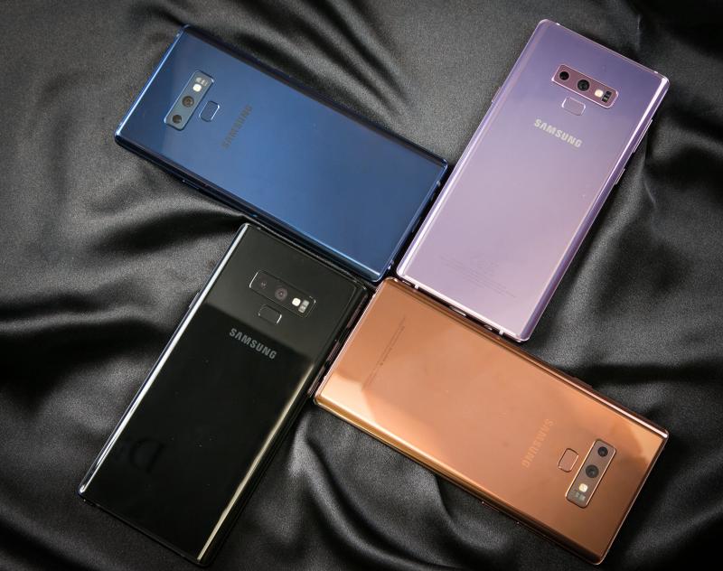 Note 9 機身有黑、藍、紫、銅 4 種配色。(圖/三星)