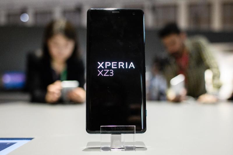 SONY 新旗艦XPERIA XZ3，螢幕首搭頂規BRAVIA電視技術、最新的Android 9.0版作業系統，預計台灣10月上市，屆時才會公布售價。（圖片來源／歐新社）