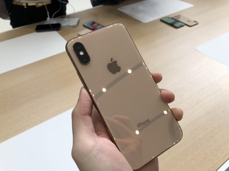 iPhone Xs(圖/記者黃敬淳攝)