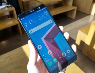 中階 U12 Life 上市前,HTC 降價前代旗艦 U11+ 拚買氣! 中階 U12 Life 上市前,HTC 降價前代旗艦 U11+ 拚買氣!