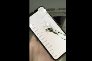 悲劇！iPhone XS Max 拿到手就摔機，網友哭喊：五萬飛了！