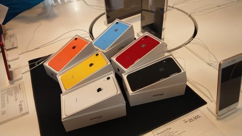6色 iPhone XR 首賣現場直擊！果粉升級超有感「這三色」最熱夯