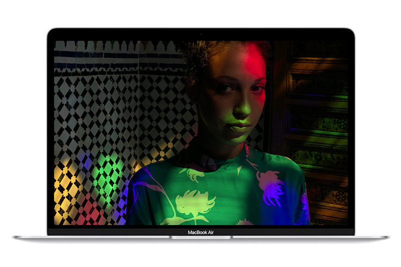 蘋果本週10/30於紐約舉辦新品發表會,首款搭載視網膜螢幕的MacBook Air 率先登場。(圖蘋果提供)