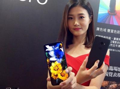 夏普首款 6.2 吋 OLED 旗艦新機登台亮相!售價、上市時間搶先看 夏普首款 6.2 吋 OLED 旗艦新機登台亮相!售價、上市時間搶先看