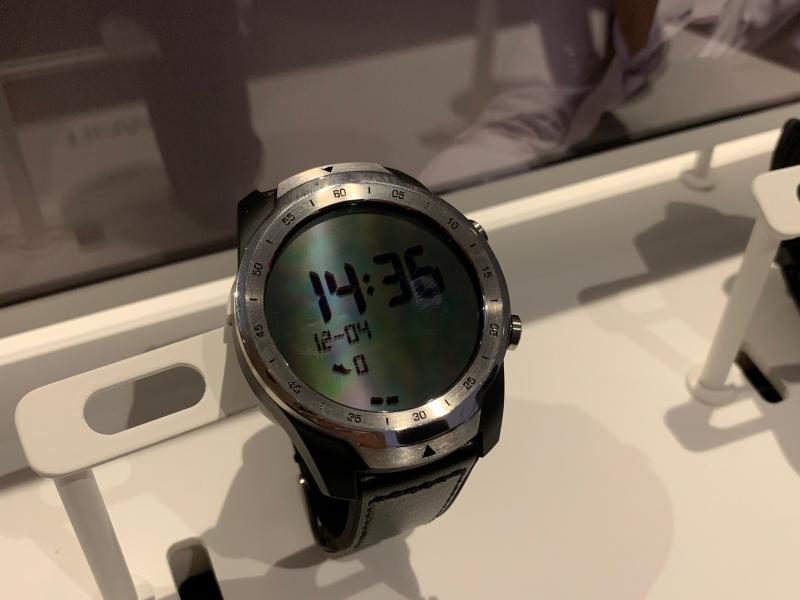 TicWatch Pro(圖/記者黃敬淳攝)