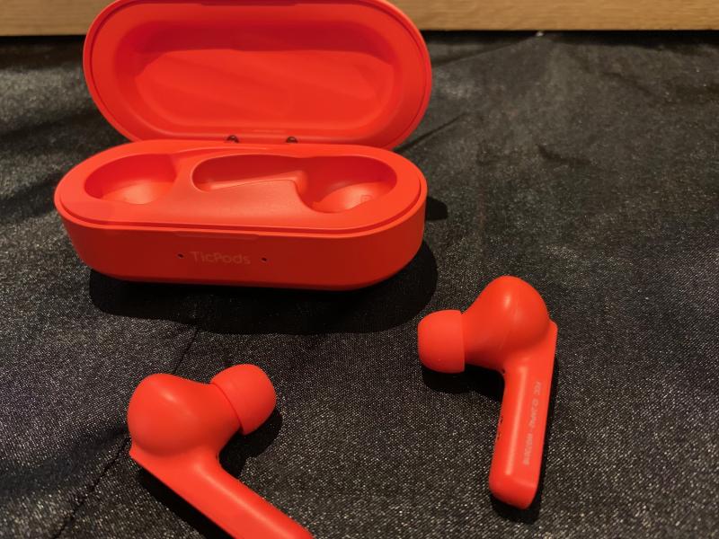 TicPods 紅色版(圖/記者黃敬淳攝)