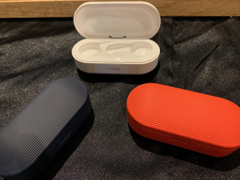 TicPods 的充電盒(圖/記者黃敬淳攝)