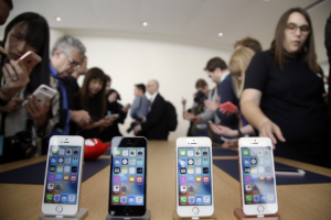 平價iPhone買不到!外媒稱蘋果不該放棄iPhone SE 平價iPhone買不到!外媒稱蘋果不該放棄iPhone SE