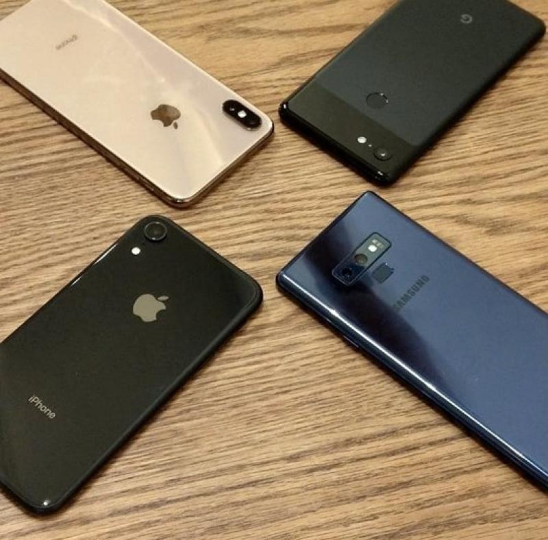 旗艦手機「運行速度對決」測試，iPhone XS Max 拿下榜單第一名。三星Note 9 與iPhone XR並列第三名。Google Pixel 3 XL 則是位居排名第14名。（圖記者劉惠琴攝）