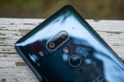 外媒評2018年最被低估手機:HTC、ASUS兩款手機入選年度遺珠 外媒評2018年最被低估手機:HTC、ASUS兩款手機入選年度遺珠