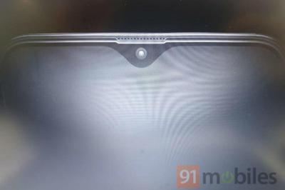 「水滴 V字型」全螢幕、5000mAh大電量!三星 Galaxy M20 諜照再曝光 「水滴 V字型」全螢幕、5000mAh大電量!三星 Galaxy M20 諜照再曝光