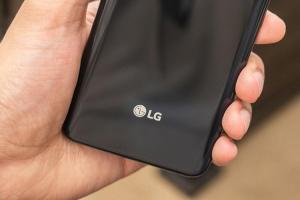 7吋前後雙螢幕設計!LG G8 ThinQ 摺疊機傳二月亮相 7吋前後雙螢幕設計!LG G8 ThinQ 摺疊機傳二月亮相