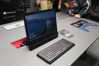 ROG電競筆電Mothership動手玩:替硬派玩家打造的航空母艦 ROG電競筆電Mothership動手玩:替硬派玩家打造的航空母艦