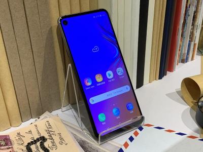 首款「開孔式」螢幕、支援三鏡頭!三星 Galaxy A8s 在台上市 首款「開孔式」螢幕、支援三鏡頭!三星 Galaxy A8s 在台上市