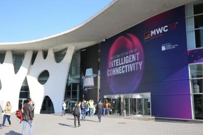 【MWC 現場】iPhone XS Max、三星 Note 9 輸了!MWC 公佈年度最佳手機 【MWC 現場】iPhone XS Max、三星 Note 9 輸了!MWC 公佈年度最佳手機