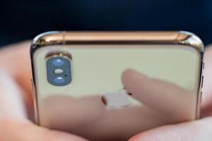 5G iPhone 將延到 2021?分析師:全看三星 5G iPhone 將延到 2021?分析師:全看三星