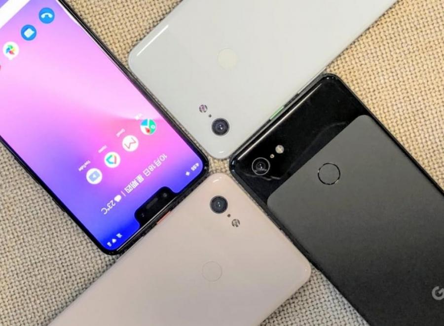 Google 去年10月發表第三代Pixel 3、Pixel 3 XL旗艦機款,共推出黑、白、粉三種顏色。其中,6.3吋Pixel 3 XL,則是首款採用「劉海」全螢幕、配置800萬畫素雙自拍鏡頭的機款。 (圖/記者劉惠琴攝)