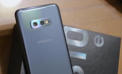 旗艦「小」手機首選?三星 Galaxy  S10e 開箱動手玩 旗艦「小」手機首選?三星 Galaxy  S10e 開箱動手玩