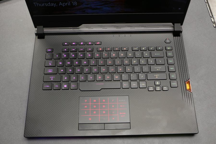 就像超跑鑰匙！華碩 ROG 全新 STRIX 筆電帶著「能量石」登場