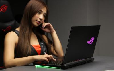 就像超跑鑰匙!華碩 ROG 全新 STRIX 筆電帶著「能量石」登場 就像超跑鑰匙!華碩 ROG 全新 STRIX 筆電帶著「能量石」登場