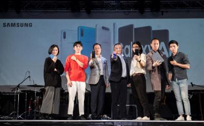 【本週 5 大科技新聞】三星首款「翻轉3鏡頭」手機超吸睛!蘋果高通世紀大和解 【本週 5 大科技新聞】三星首款「翻轉3鏡頭」手機超吸睛!蘋果高通世紀大和解