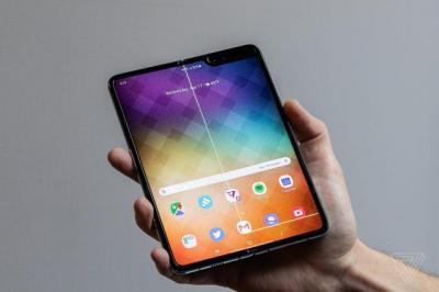 遭外媒連爆容易壞!三星取消摺疊機 Galaxy Fold 本週發表會 遭外媒連爆容易壞!三星取消摺疊機 Galaxy Fold 本週發表會