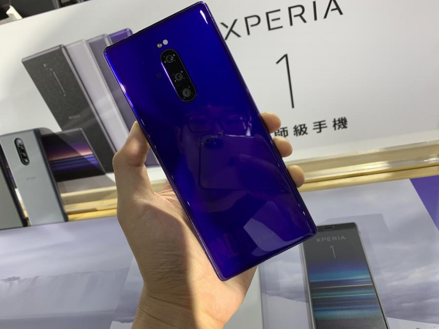 首搭 4K 螢幕 、三鏡頭!Sony 旗艦機登台。(圖/記者黃敬淳攝)