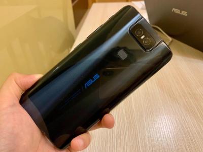華碩 ZenFone 還有「雙滑蓋」版本?專利設計曝光了 華碩 ZenFone 還有「雙滑蓋」版本?專利設計曝光了