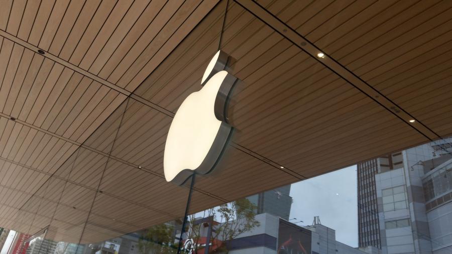 「Apple 信義 A13」採用與美國芝加哥密西根湖畔的蘋果旗艦店類似的設計,若從上空看,屋頂的樣式會有些類似 MacBook 的上蓋(圖/記者劉惠琴攝)
