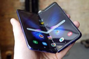 比 Note 10 還要晚?三星 Galaxy Fold 上市日期仍是謎 比 Note 10 還要晚?三星 Galaxy Fold 上市日期仍是謎