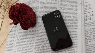 跟悠遊卡一樣小!9 月登台的迷你手機 Palm Phone 實機搶先看 跟悠遊卡一樣小!9 月登台的迷你手機 Palm Phone 實機搶先看
