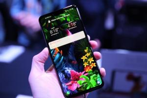 有三鏡頭、還能變魔術！LG 今年首款旗艦手機 6 月底登台