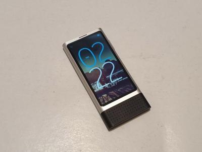 2 款 Nokia 未公開原型機現身!一台像 iPod、另一個搭載神秘系統 2 款 Nokia 未公開原型機現身!一台像 iPod、另一個搭載神秘系統